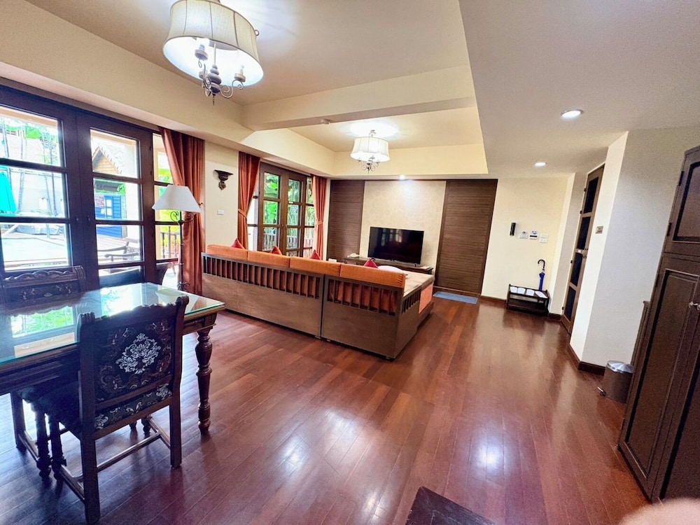 Shewe Wana Suite Resort 14/72