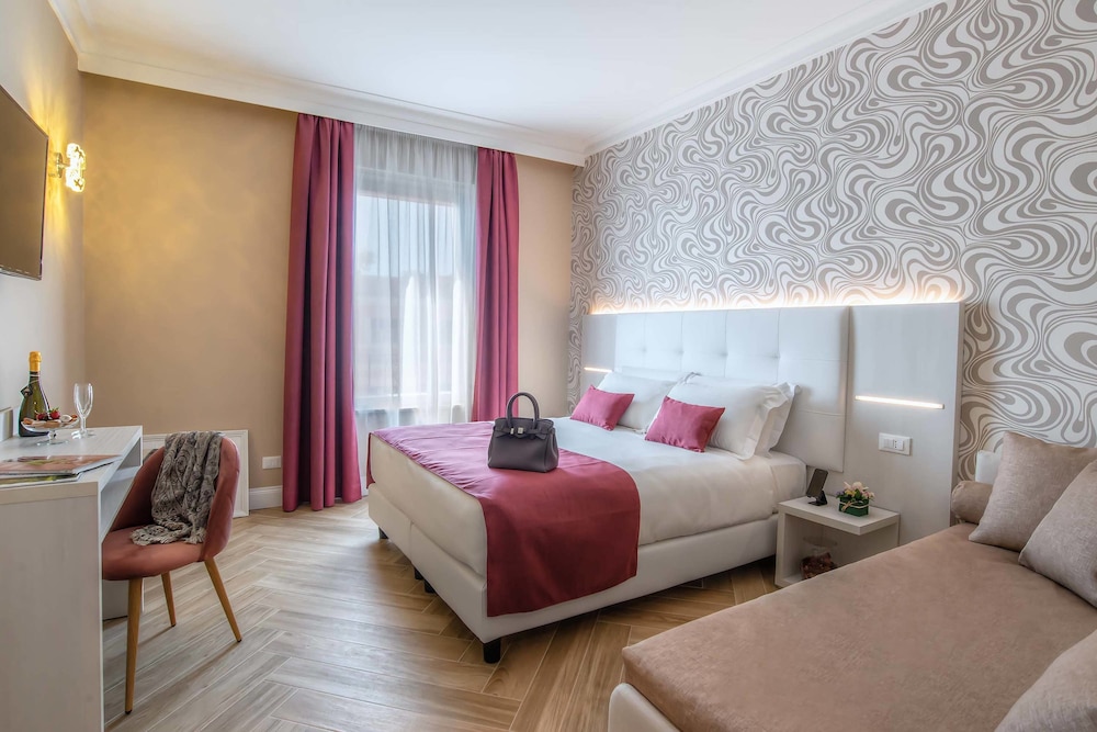 SUPERIOR, DOUBLE BED, SOFA