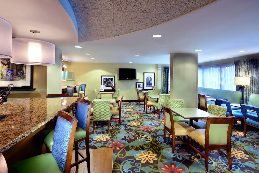 Hampton Inn Raleightown of Wake Forest 51/57