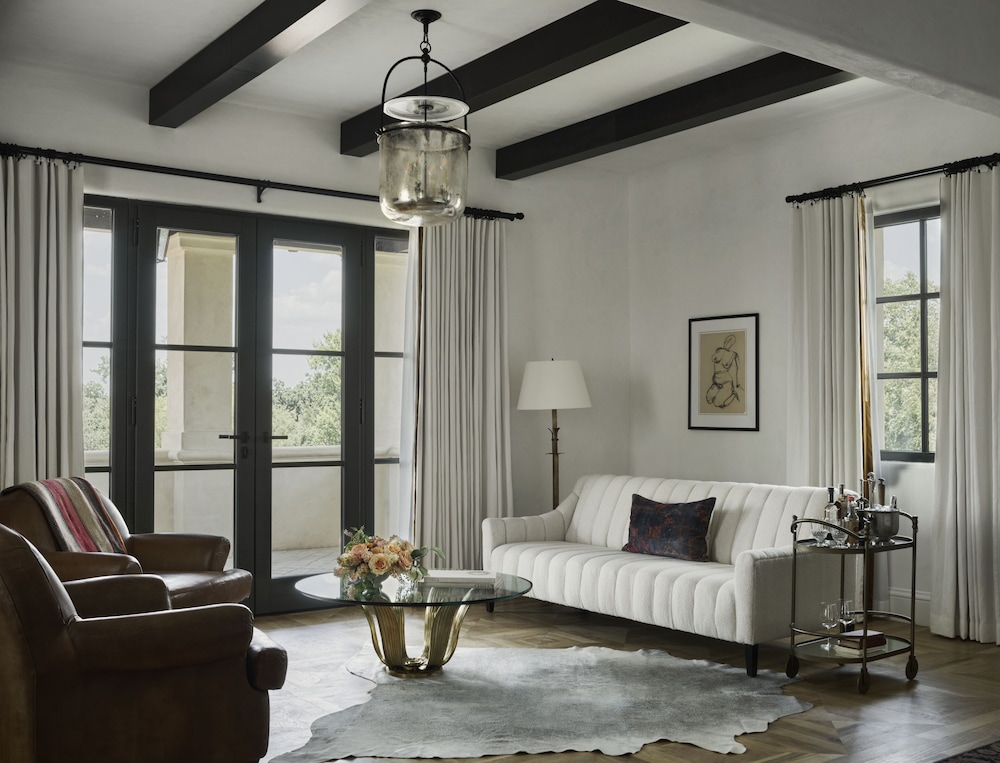 Commodore Perry Estate, Auberge Resorts Collection 36/68