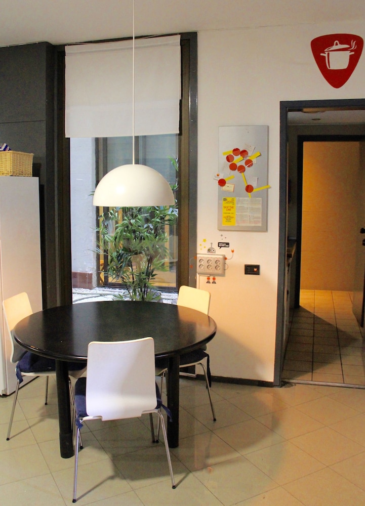 Alternative Creative Youth Hostel Barcelona 40/50