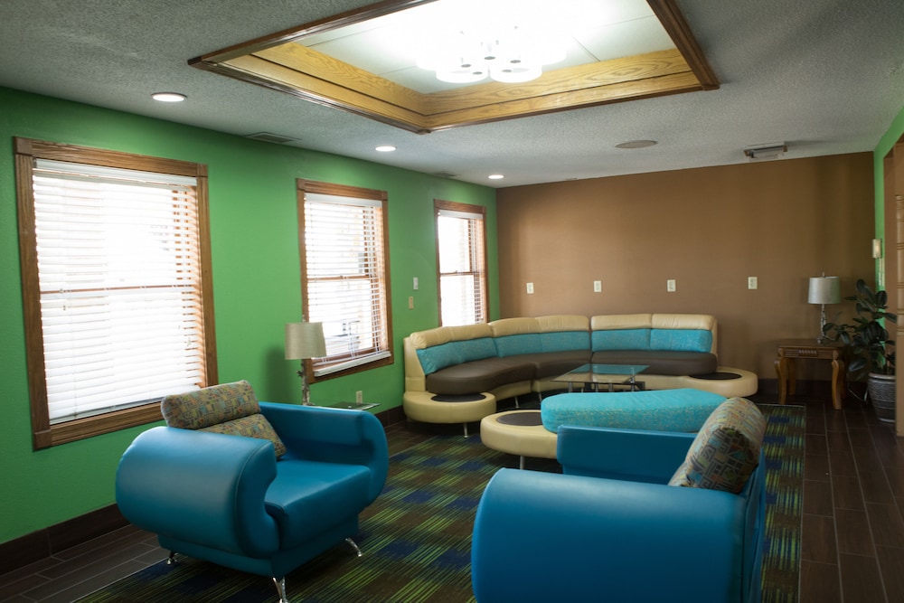 Quality Inn & Suites Bedford West IN 27/40