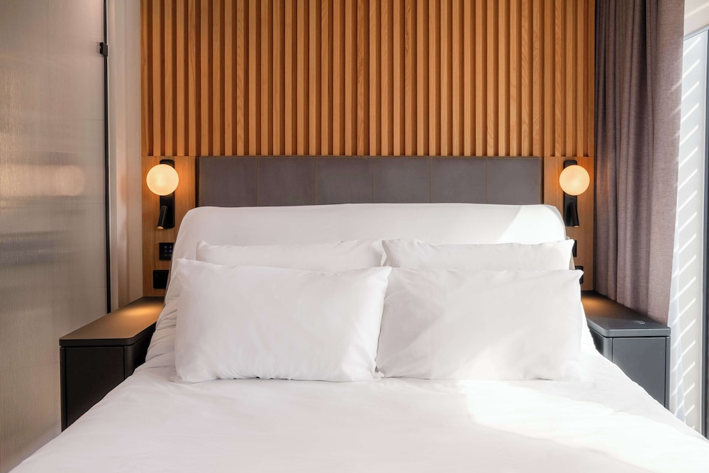 YOTELPAD London Stratford, Select by Hilton 36/50