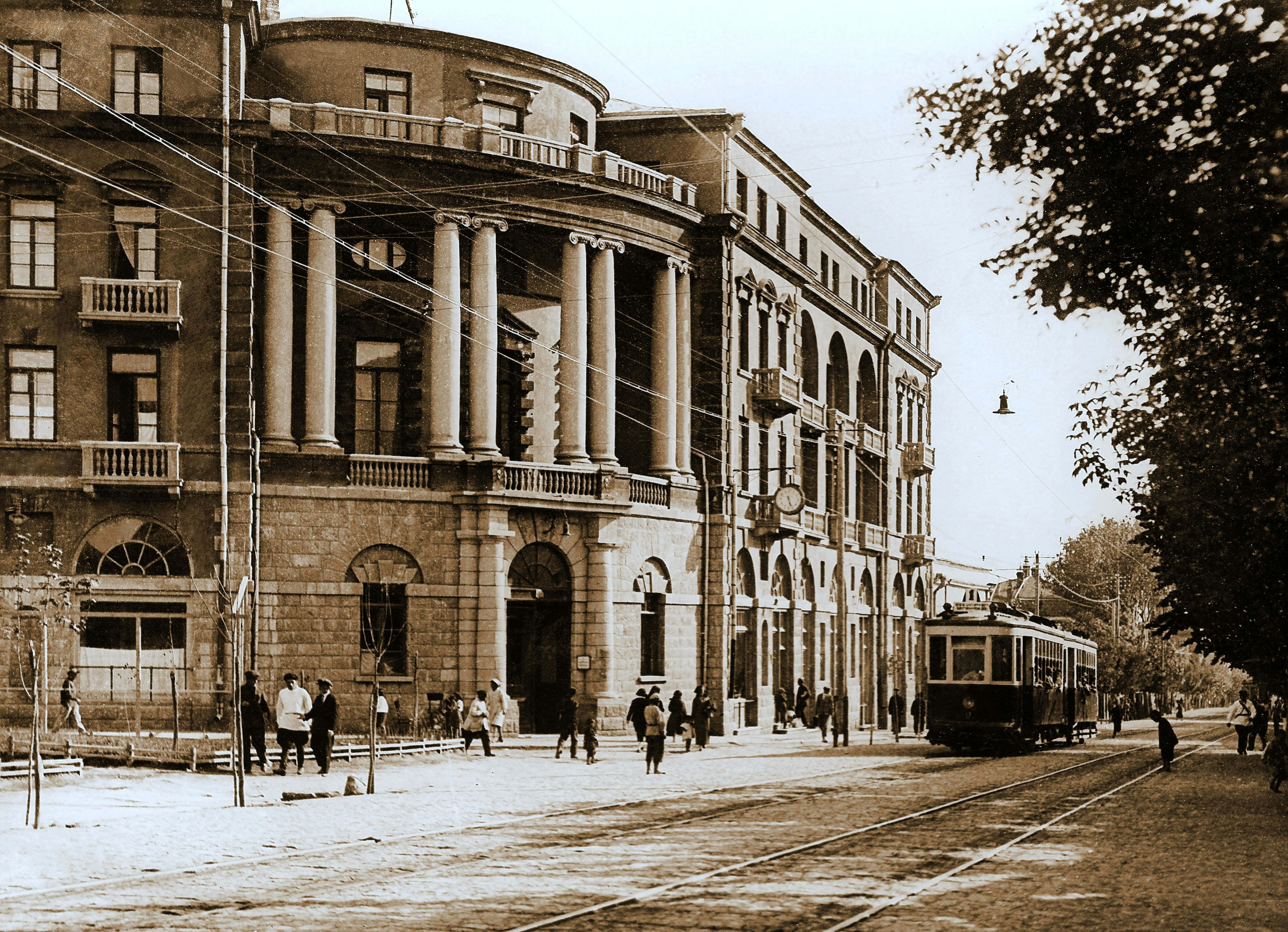 GRAND HOTEL YEREVAN 7/65