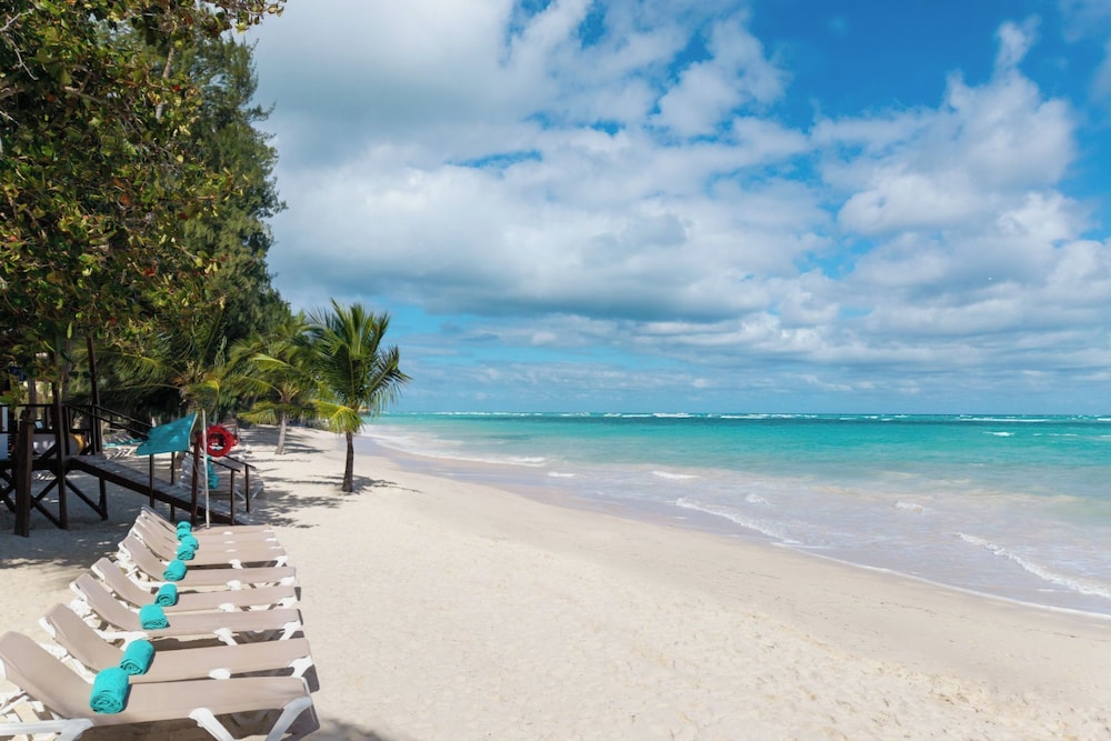Impressive Punta Cana 44/48