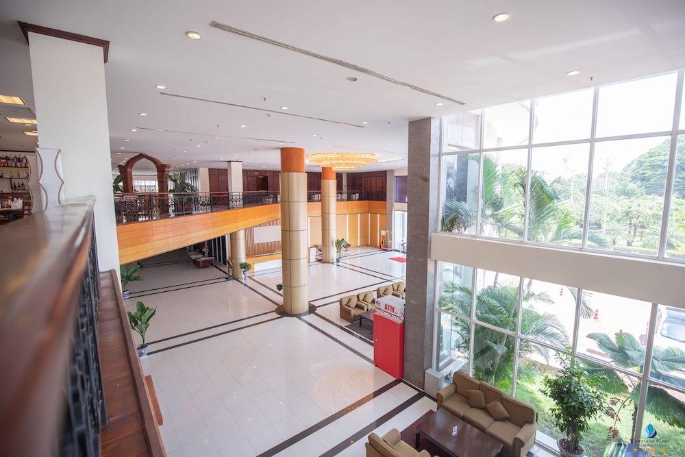 Vientiane Plaza 13/68