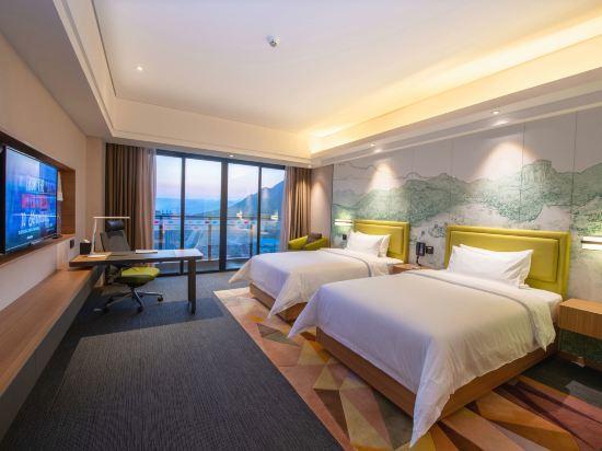 Superior, Twin Beds