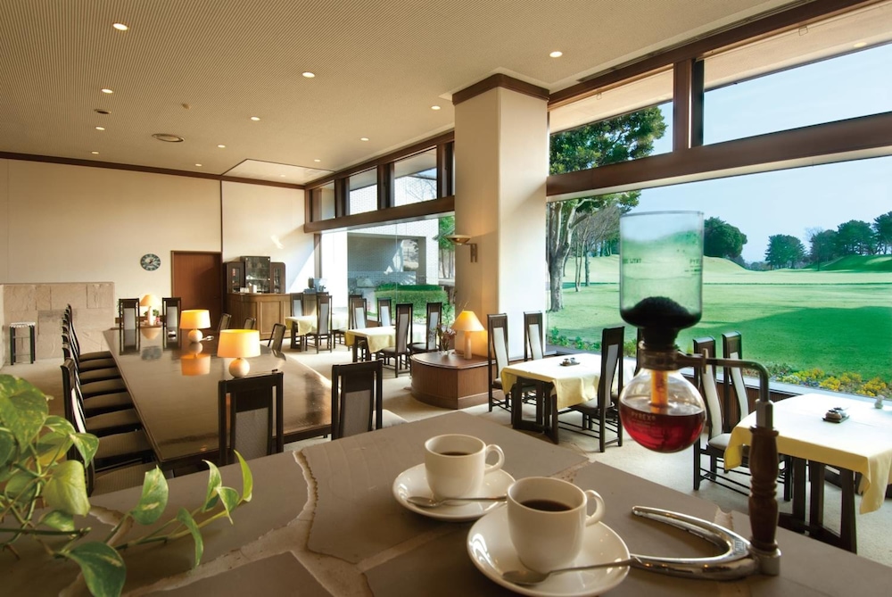 SOUTHERN CROSS RESORT 53/68