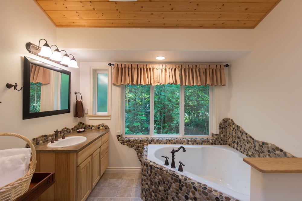 A Hidden Haven & Water Garden Cottages 47/48