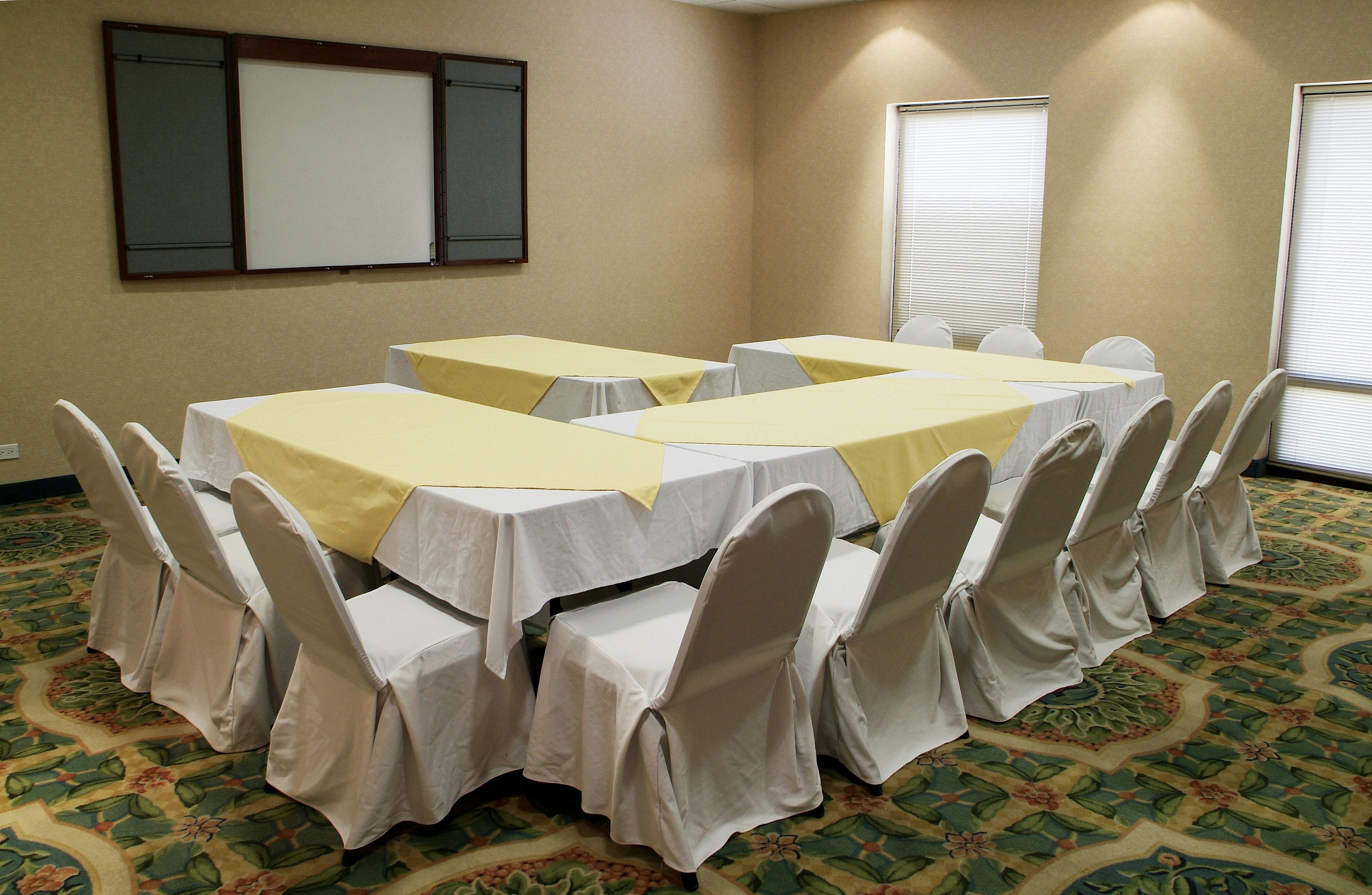 Hampton Inn Chihuahua 18/24