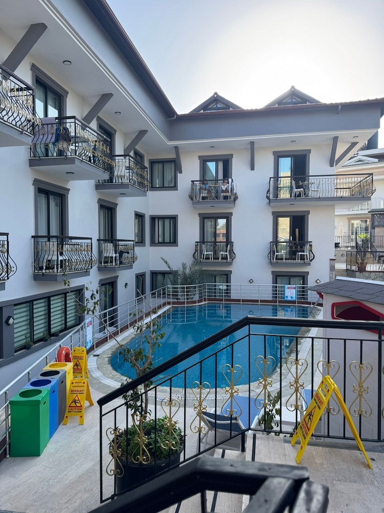 Orange Garden Hotel 6/45