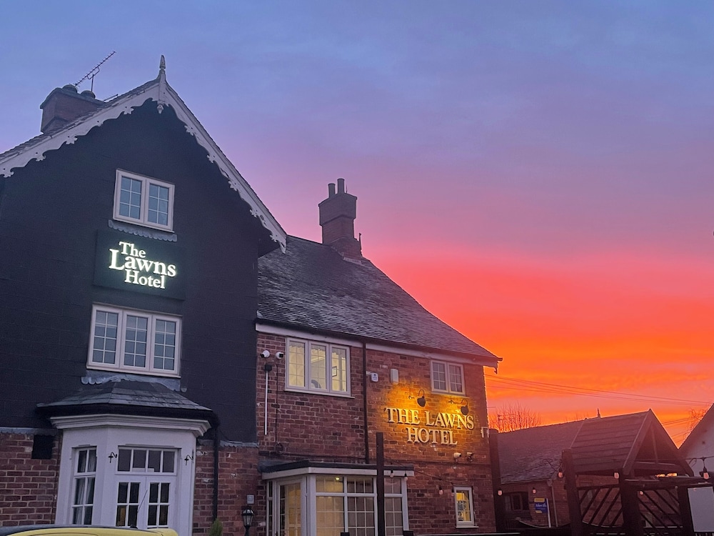 The Lawns Hotel 1/39