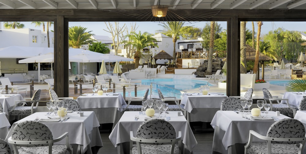 H10 White Suites - Adults Only 56/70