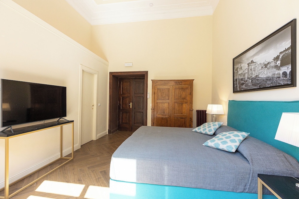 Prestigious Apartment Via Barberini 15/50