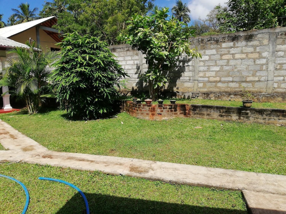 Lal Homestay 49/50