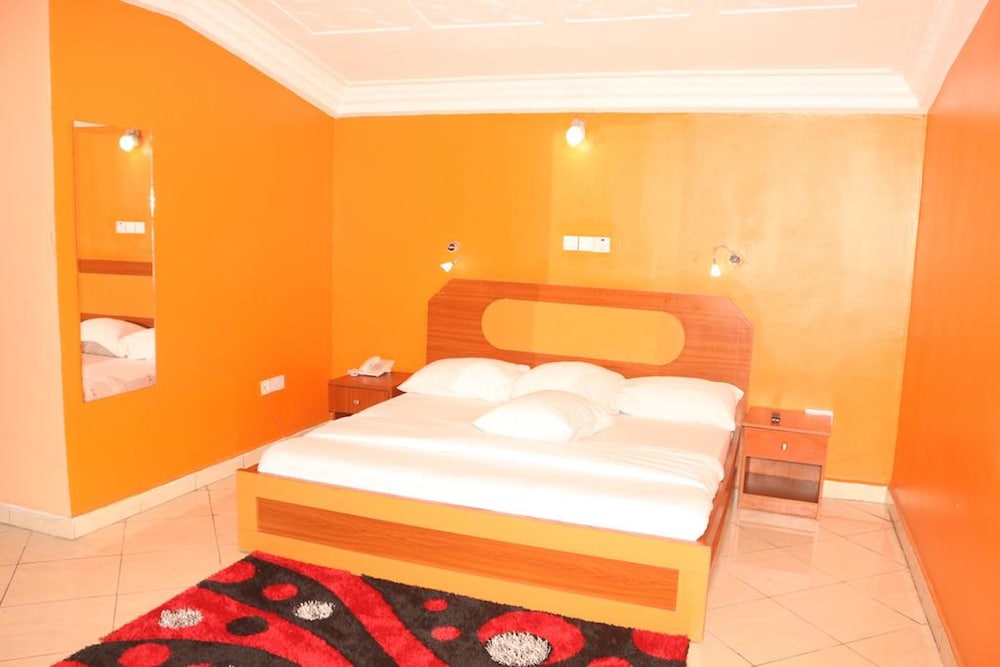Royal Charlin Hotel And Suites 12/24