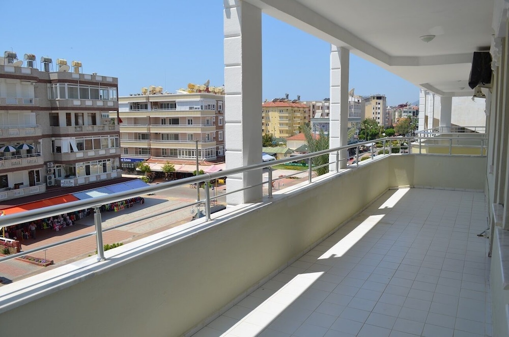 Mitos Apartment Hotel 36/42