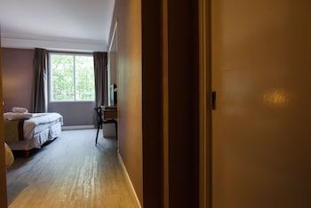 2 Bedrooms, Connecting