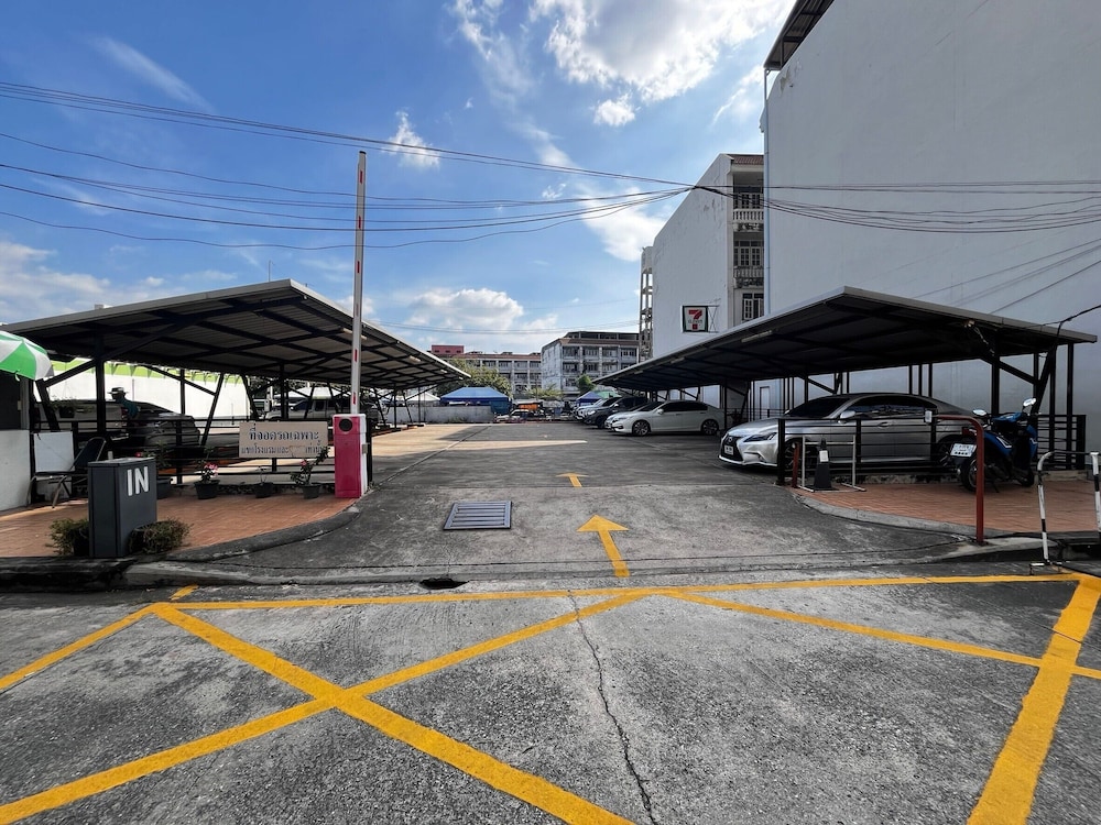 Laemchabang City Hotel 42/50