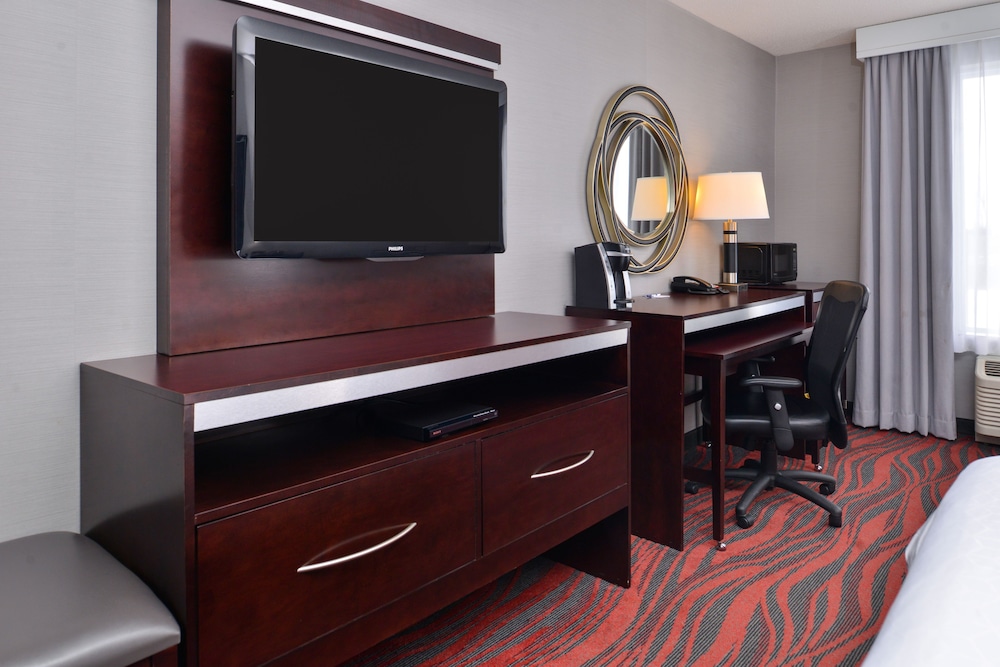 HOLIDAY INN EXPRESS CANANDAIGUA - FINGER LAKES 45/56