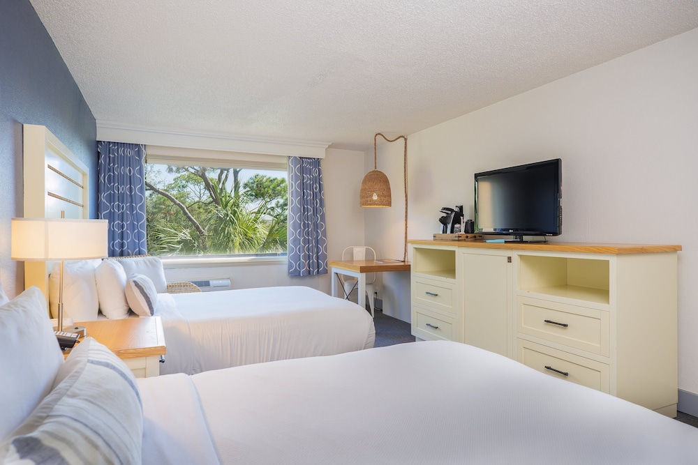 DELUXE, 2 QUEEN BEDS