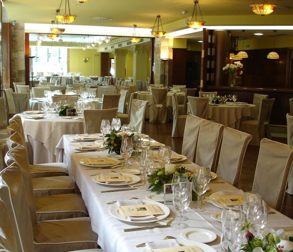 Hotel Balneario La Hermida 36/43