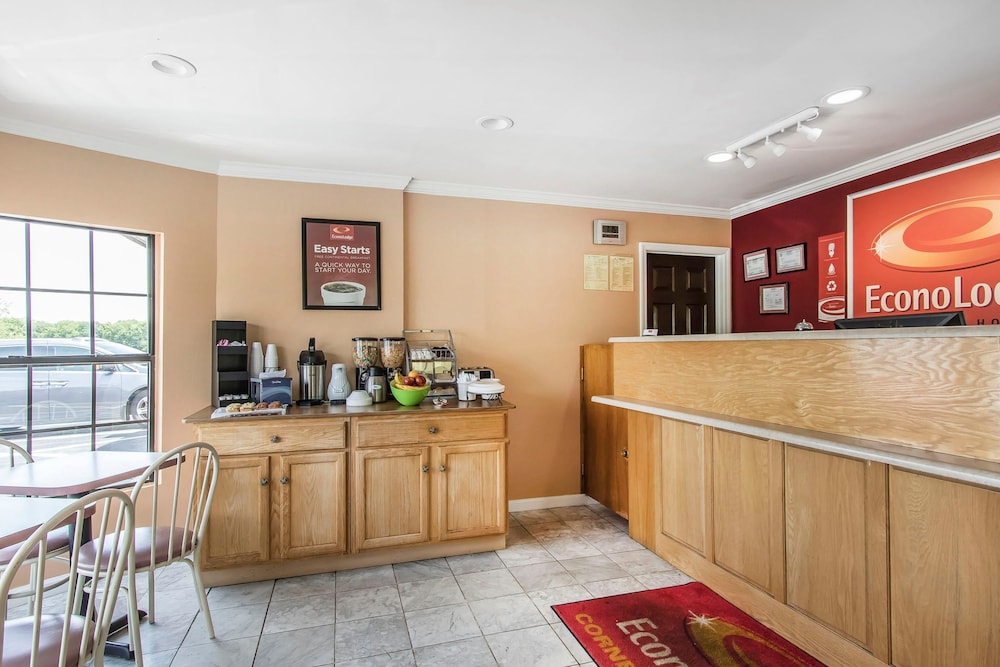 Econo Lodge Cornersville I-65 12/46
