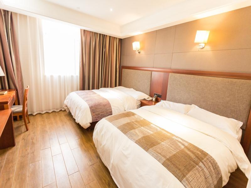 GreenTree Alliance Pudong New District Disneyland North Gate Hotel 7/42