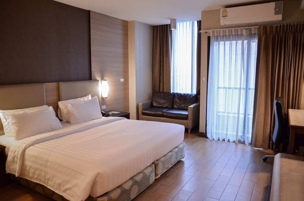 Marsi Hotel 11/28