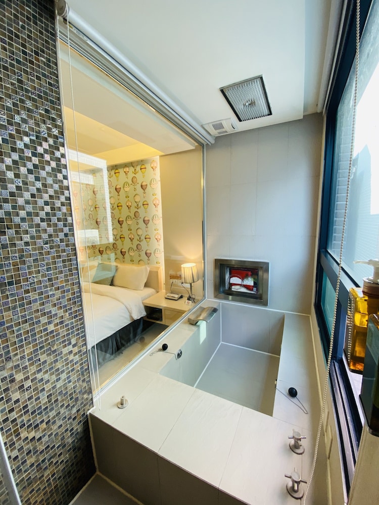 Skylight B&amp;B 62/65