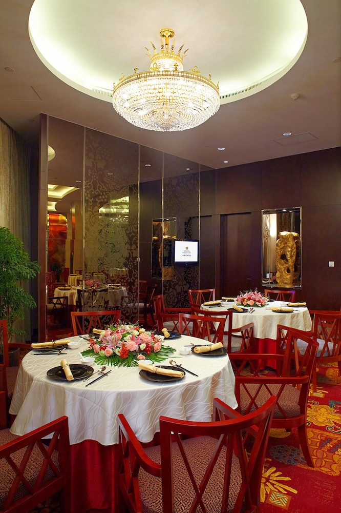Regal Jinfeng 42/56