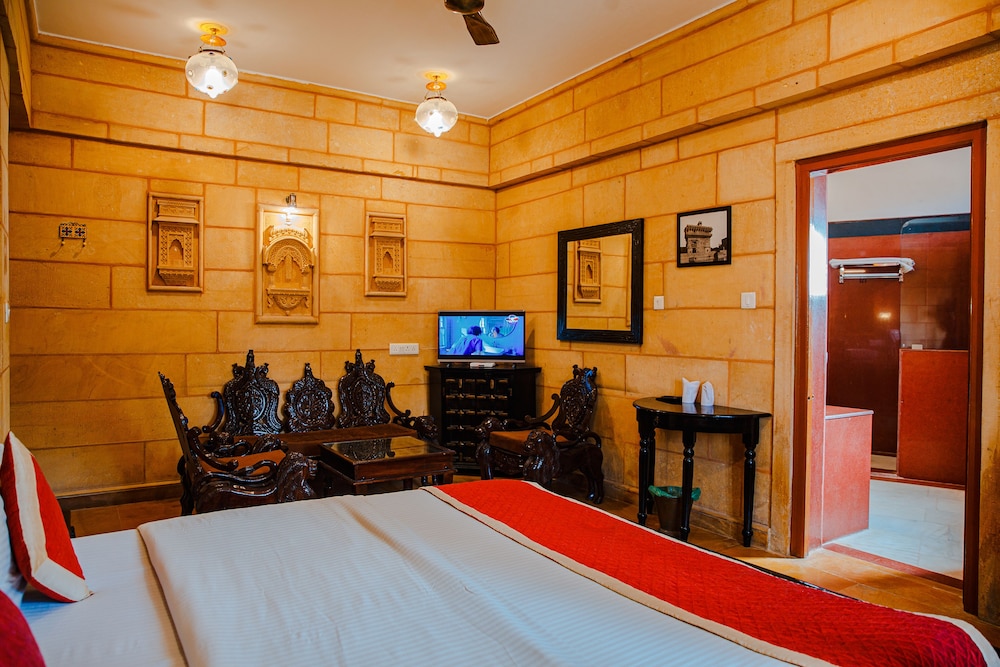 Vista Rooms at Patwa Haveli Road 19/63