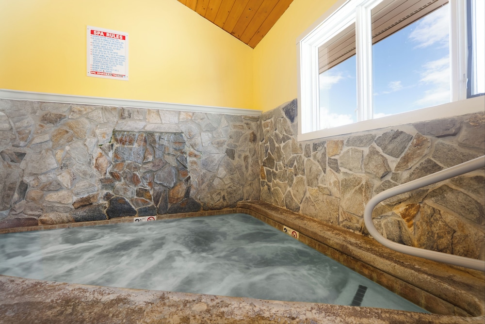 Fireside Inn and Suites Gilford 24/54