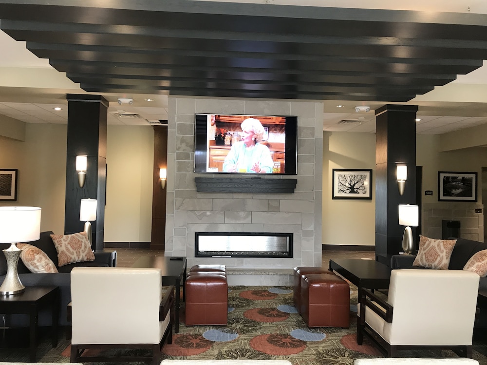 STAYBRIDGE SUITES MADISON FITCHBURG 39/71