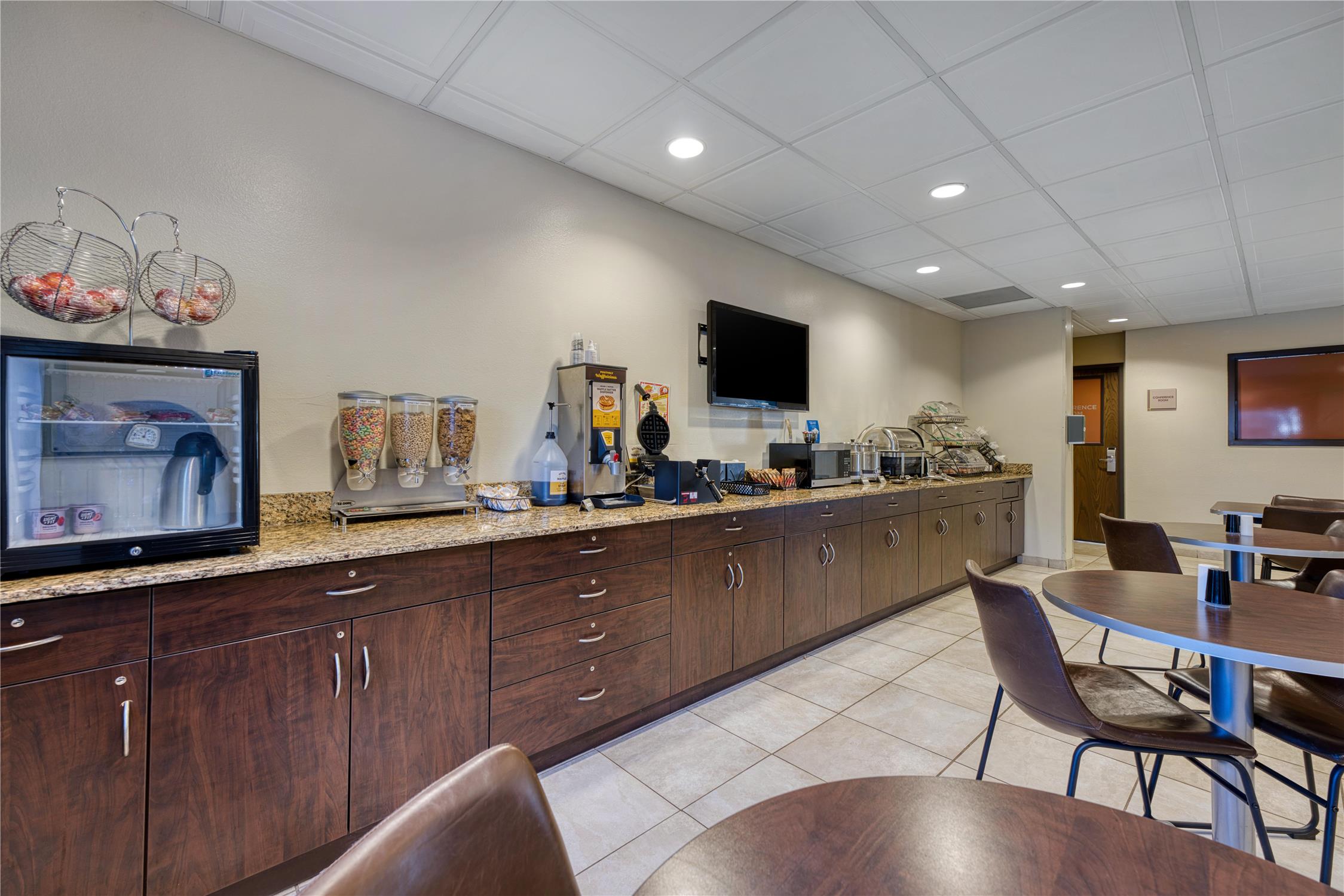 SureStay Plus Hotel by Best Western Buckhannon 16/26