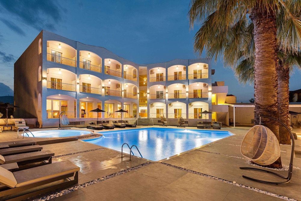 Stavros Beach Hotel 4/50