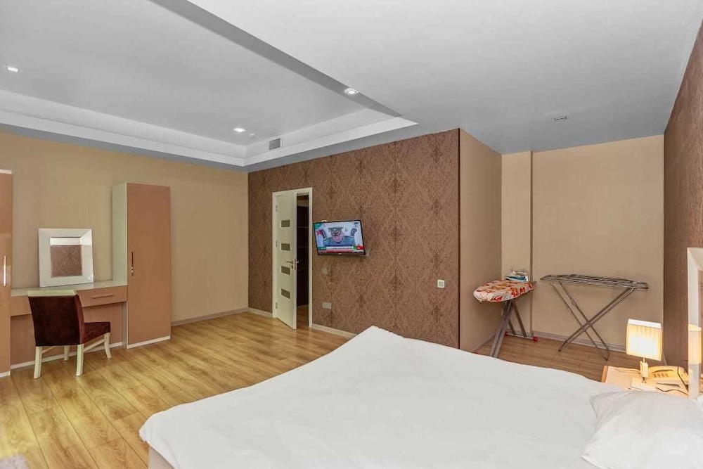 Hotel Diplomat Suites 14/44