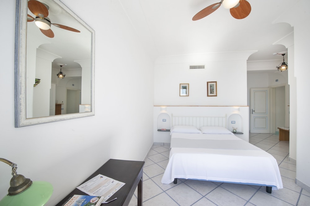 Maresca Hotel Praiano 18/78