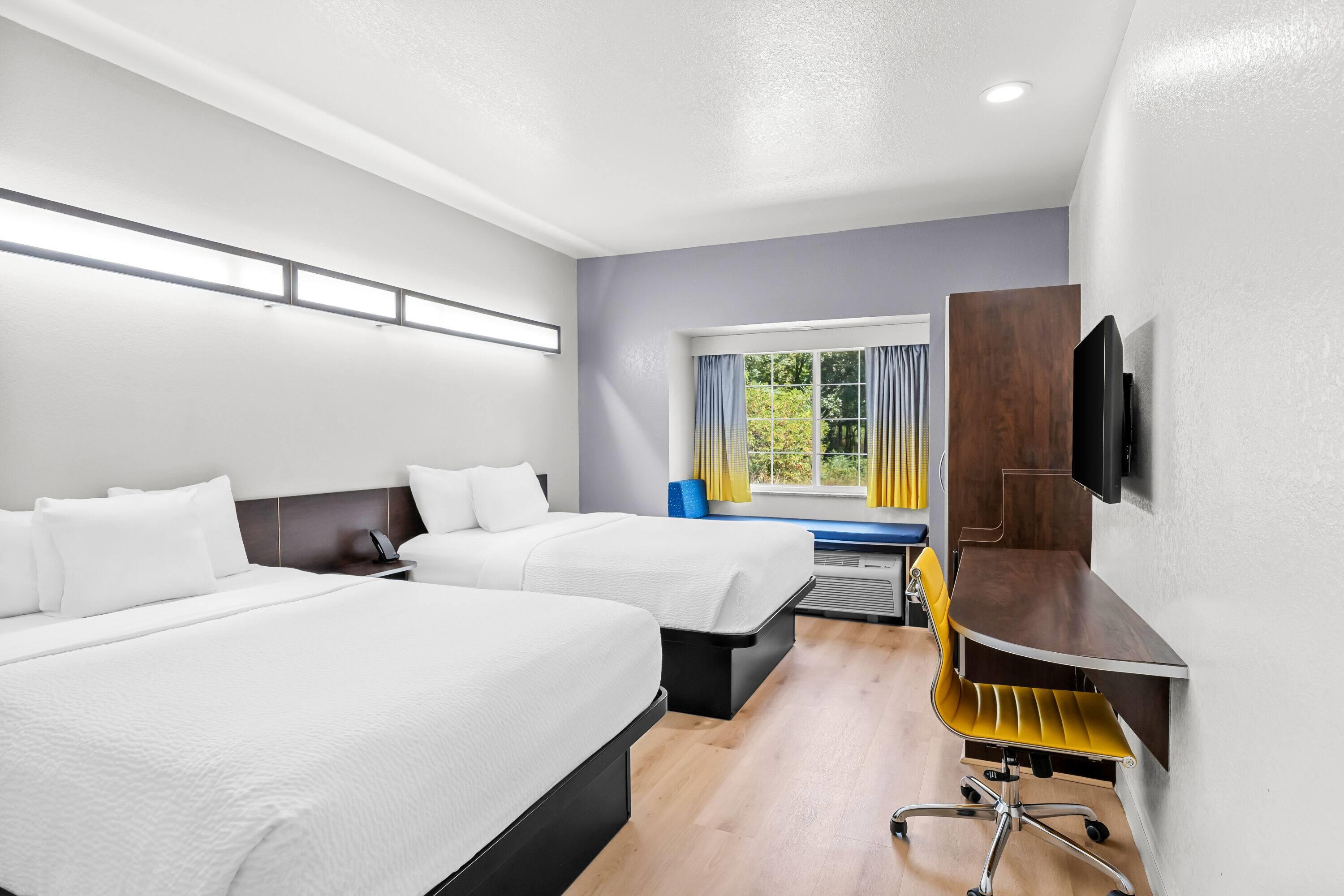 غرفة بسريرين كوين، Microtel Inn & Suites by Wyndham Searcy 2/5