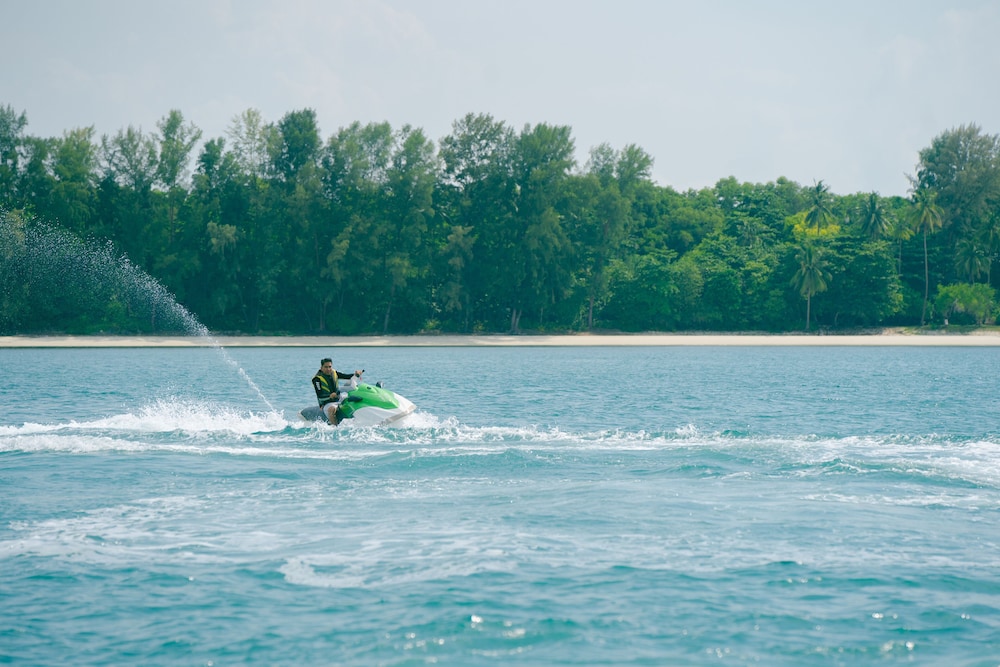 Mayang Sari Beach Resort 64/68