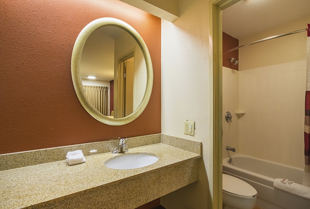 Red Roof Inn Indianapolis North 20/34