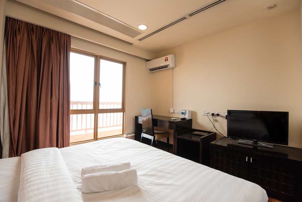 W Studio Resort Suites At Pyramid Tower 6/37