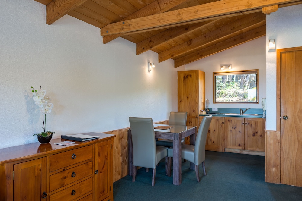KIMI ORA ECO RESORT 12/70