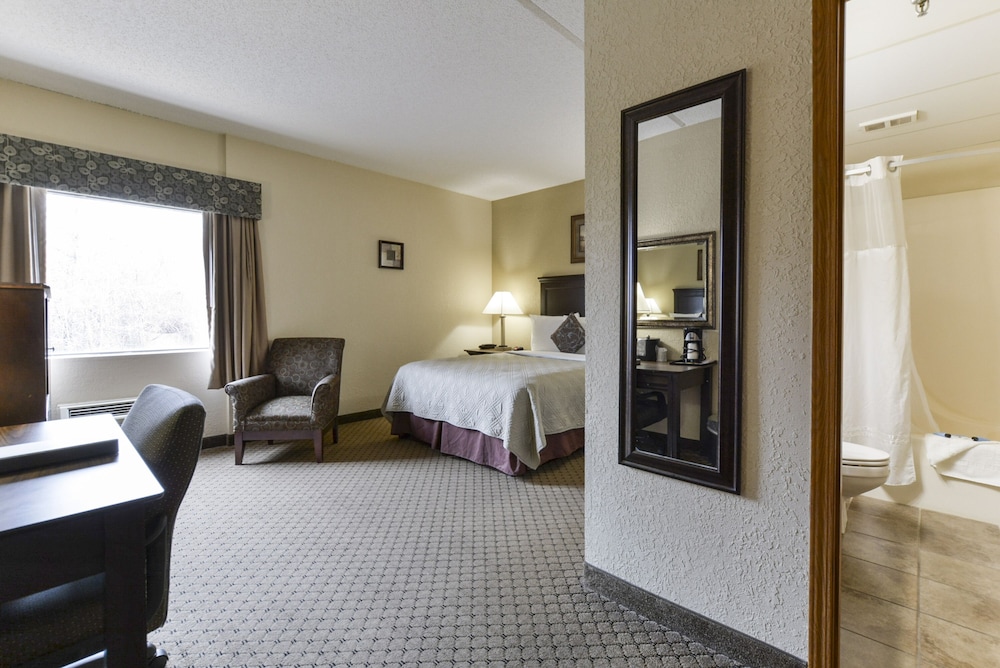 Grand View Inn and Suites 14/42