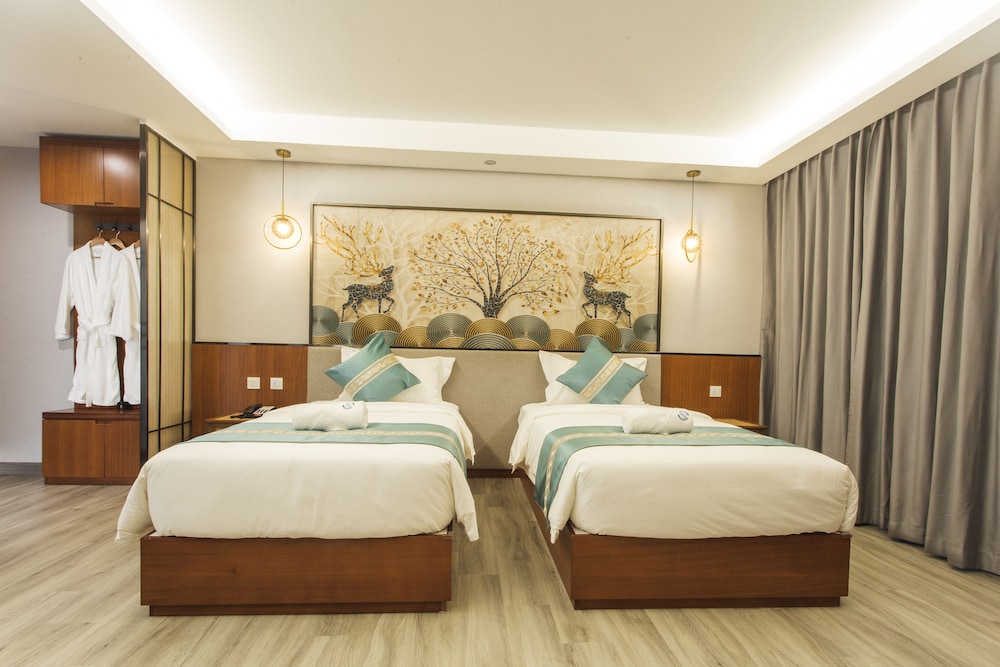 Thapae Twins Hotel 18/50