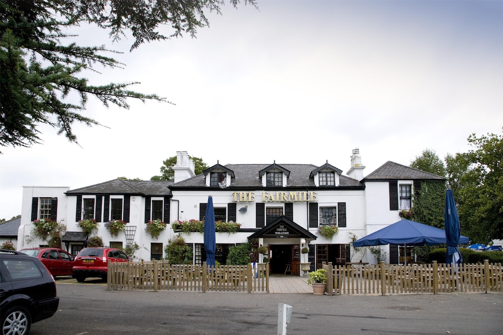 Premier Inn Cobham 31/36