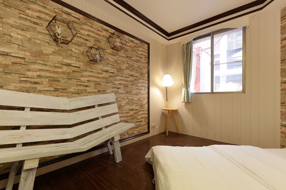 Tainan Inn 33/75
