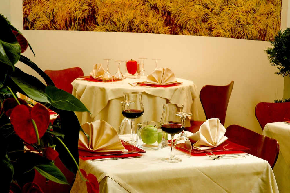 Meridiana Hotel 50/56