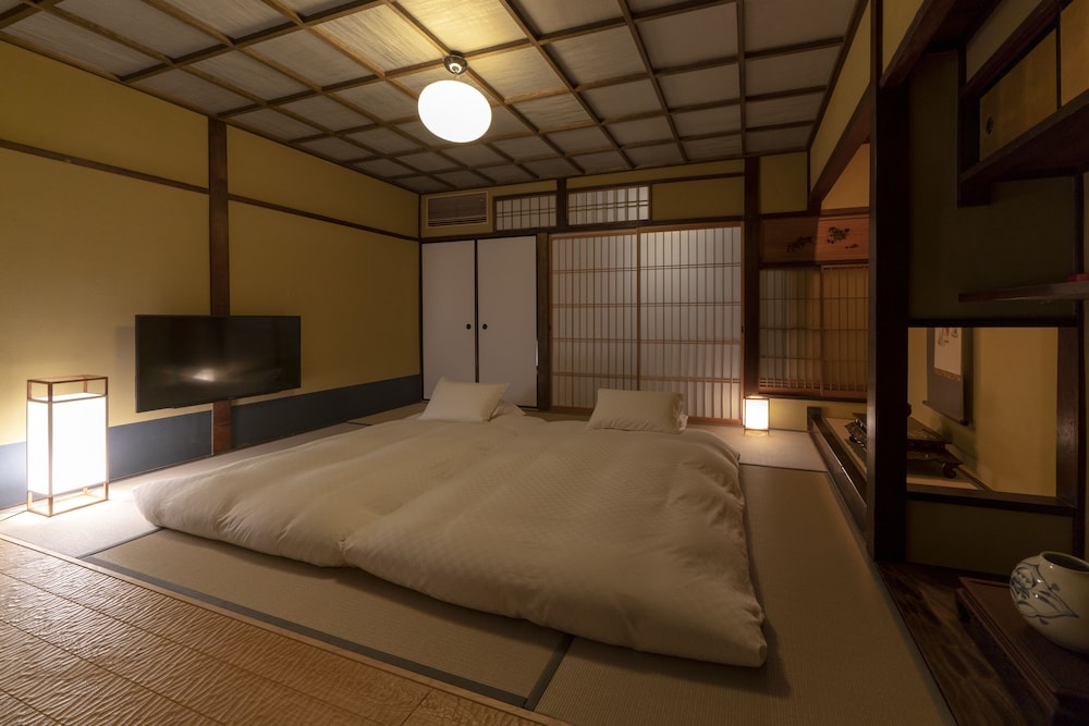 JAPANESE, SUITE