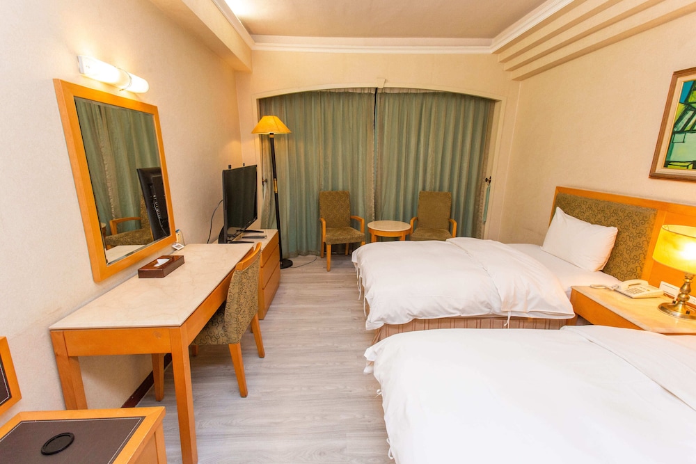Ardi Hotel 12/45